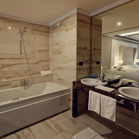 Premium Hotel Golem (Tirana)