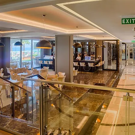 高级海滩酒店
