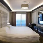 מלון Premium 5*