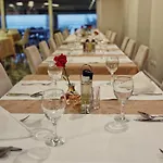 بريميوم بيتش فندق